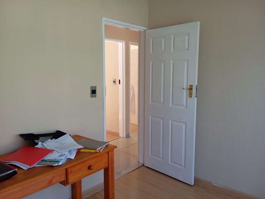 To Let 3 Bedroom Property for Rent in Brackendowns Gauteng