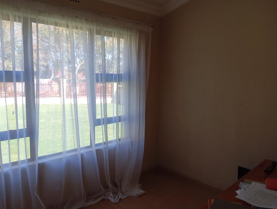 To Let 3 Bedroom Property for Rent in Brackendowns Gauteng