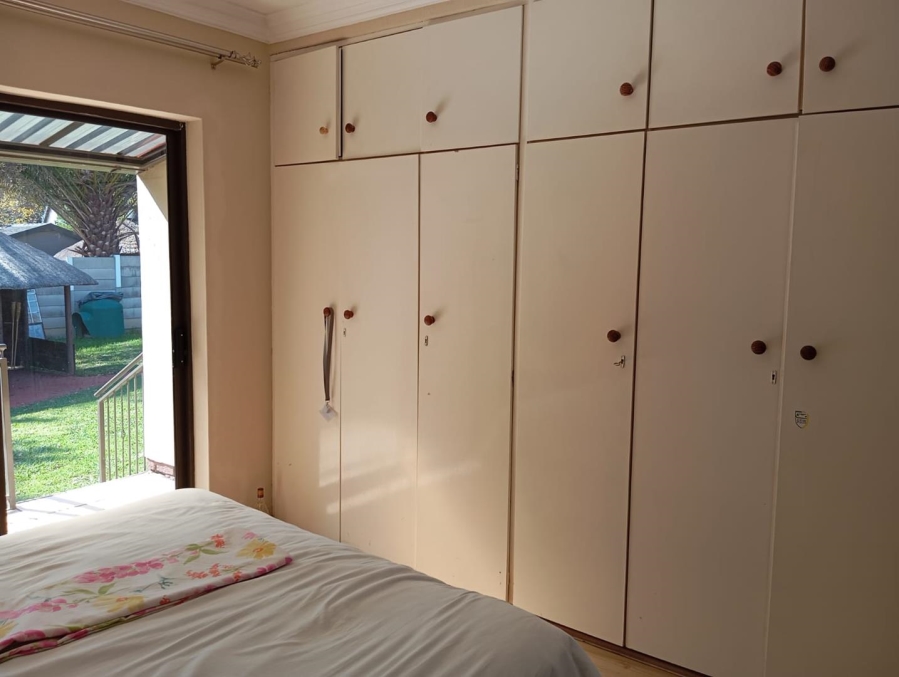 To Let 3 Bedroom Property for Rent in Brackendowns Gauteng