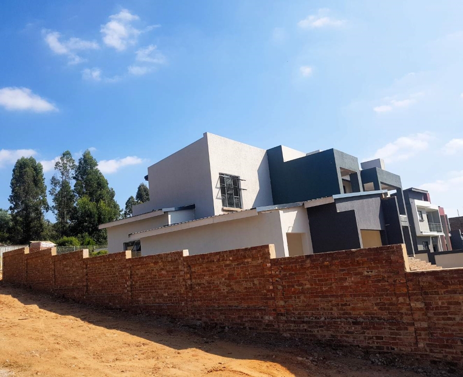 5 Bedroom Property for Sale in Montana Gauteng