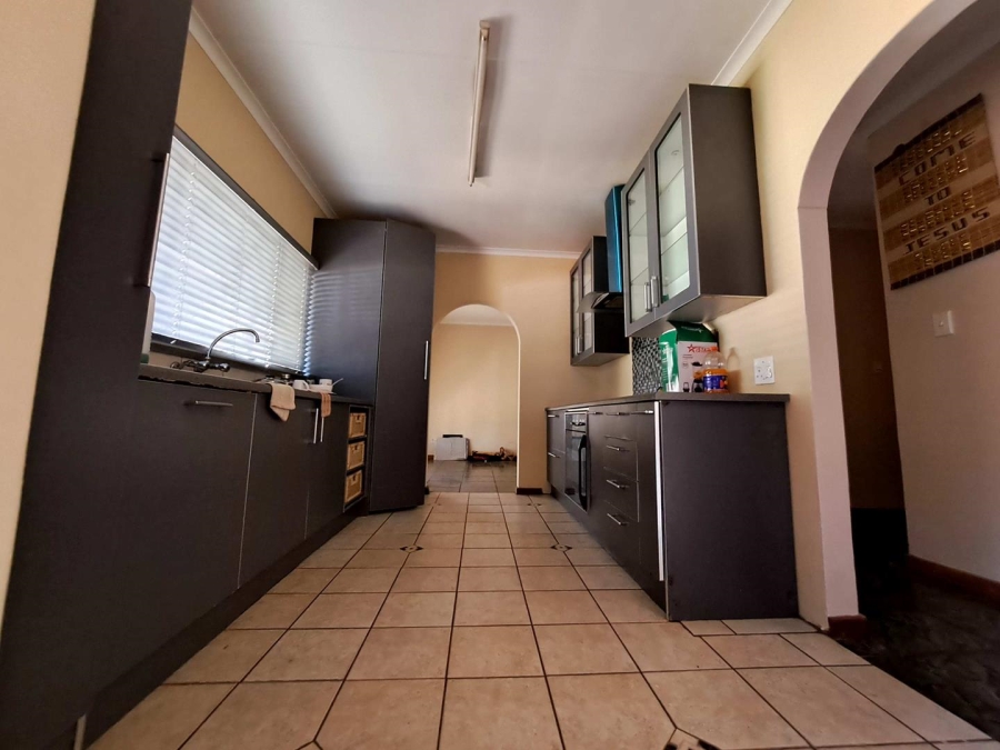 To Let 4 Bedroom Property for Rent in Heuweloord Gauteng