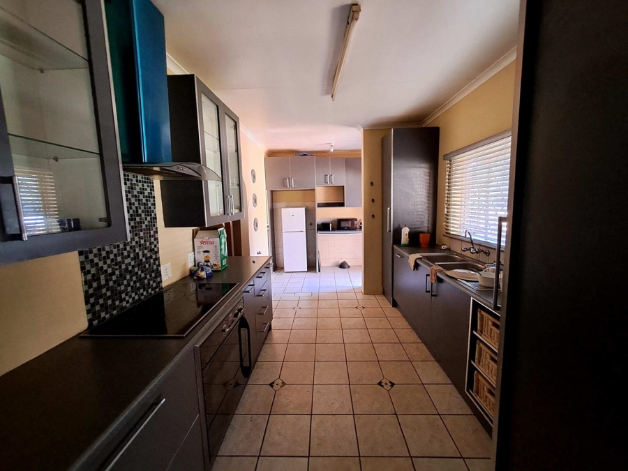 To Let 4 Bedroom Property for Rent in Heuweloord Gauteng