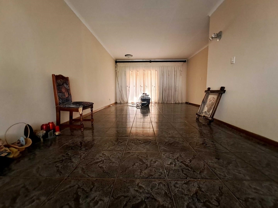 To Let 4 Bedroom Property for Rent in Heuweloord Gauteng