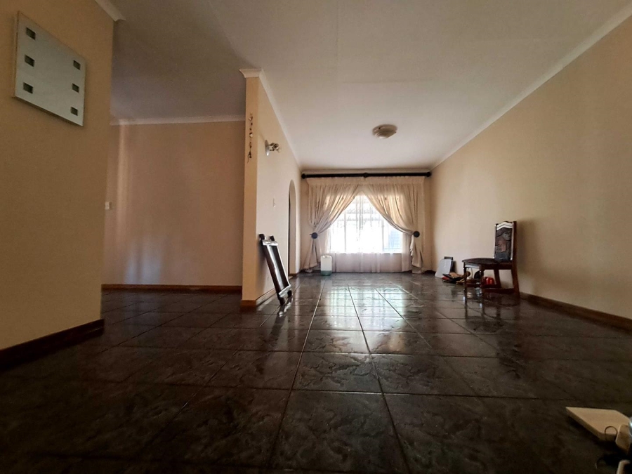 To Let 4 Bedroom Property for Rent in Heuweloord Gauteng