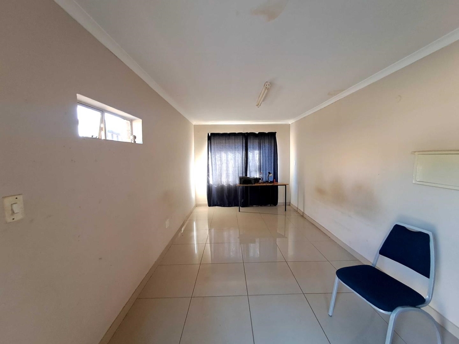 To Let 4 Bedroom Property for Rent in Heuweloord Gauteng