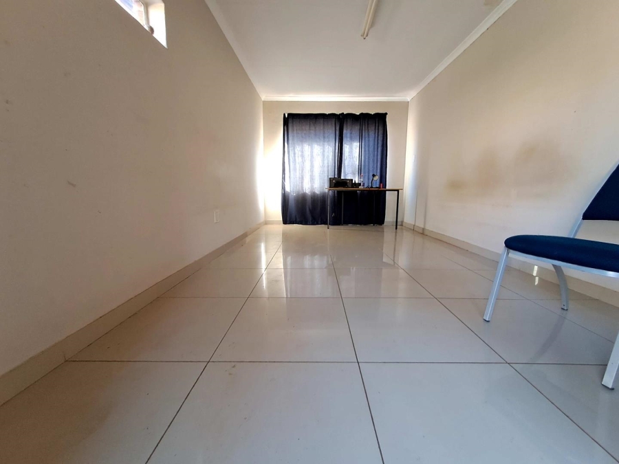 To Let 4 Bedroom Property for Rent in Heuweloord Gauteng
