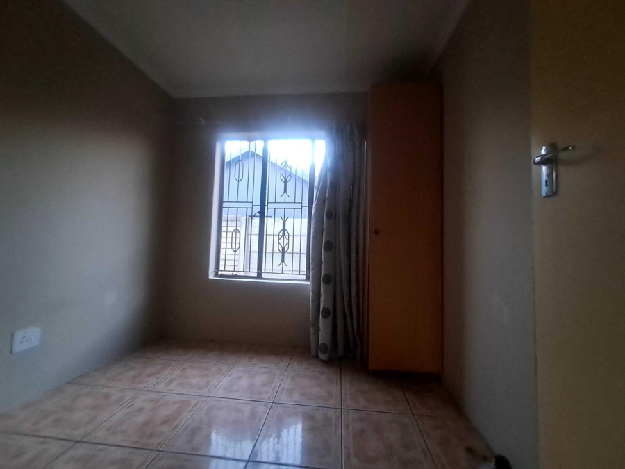 To Let 3 Bedroom Property for Rent in Olievenhoutbosch A H Gauteng