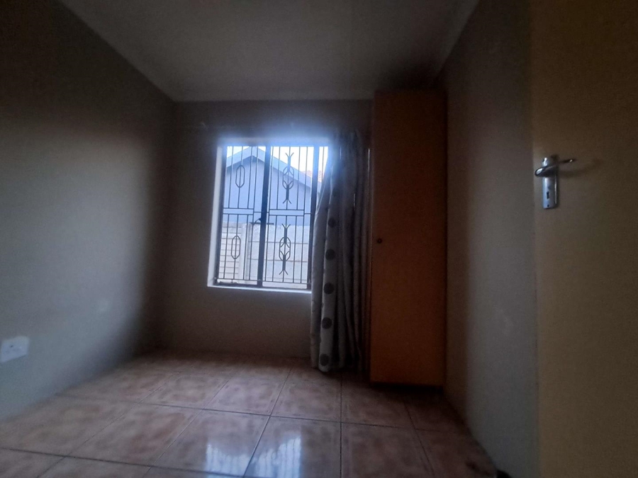 To Let 3 Bedroom Property for Rent in Olievenhoutbosch A H Gauteng
