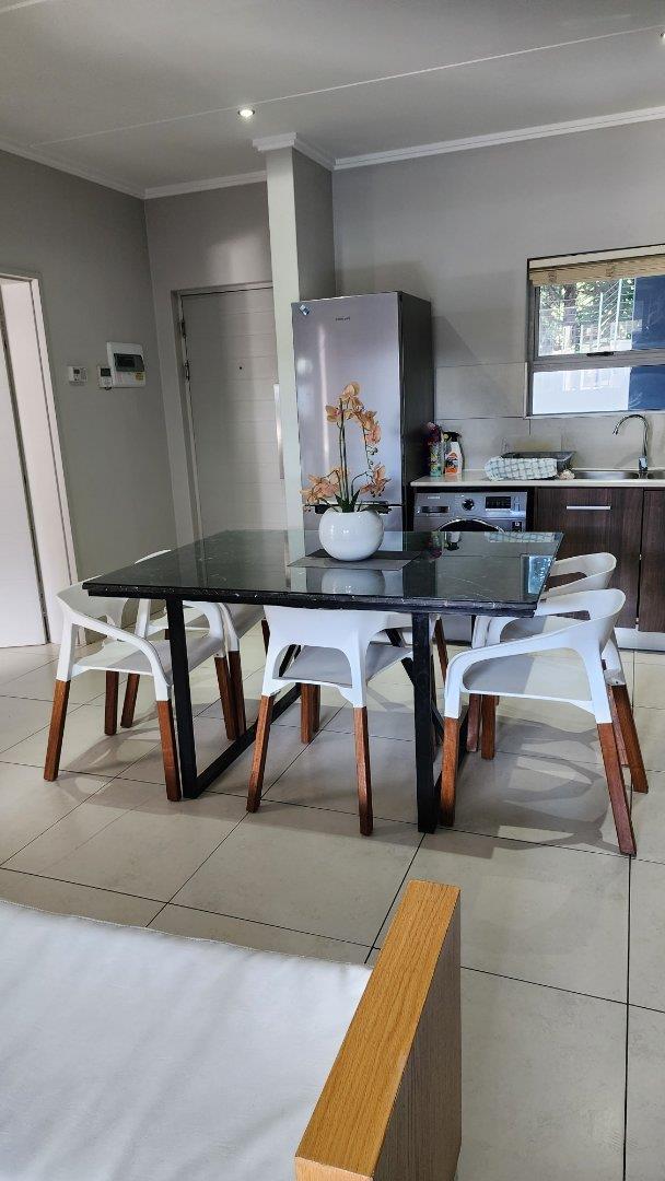To Let 2 Bedroom Property for Rent in Sandown Gauteng