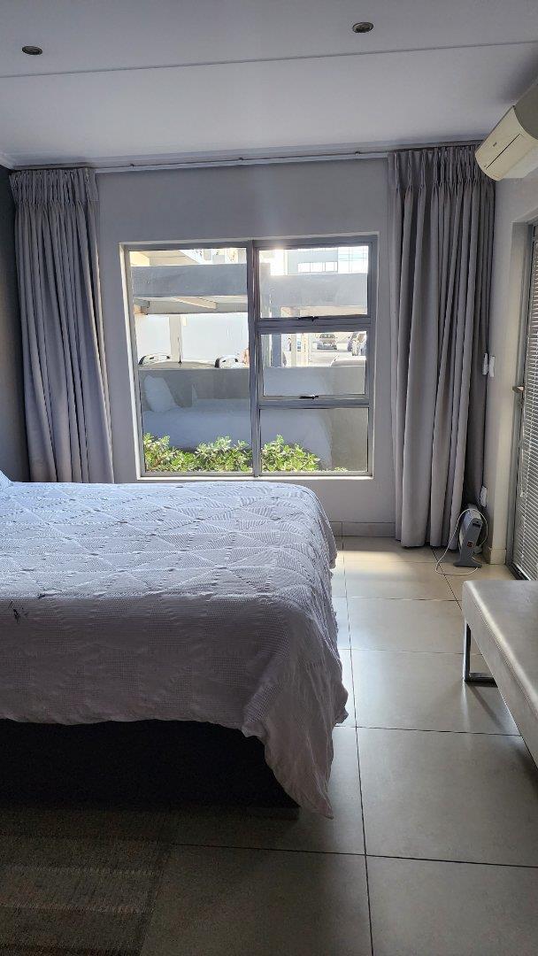 To Let 2 Bedroom Property for Rent in Sandown Gauteng