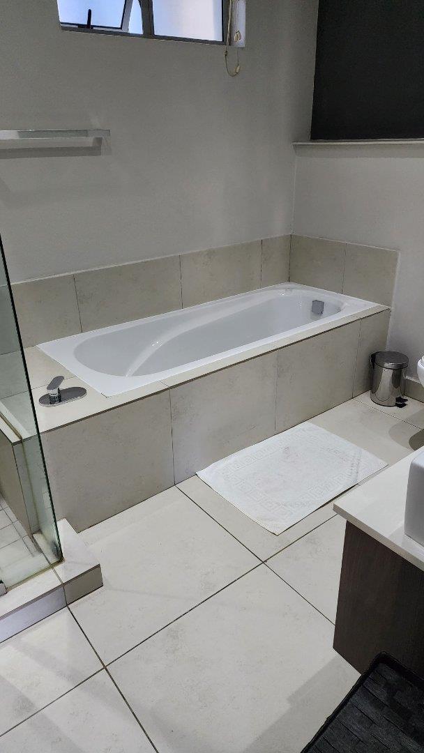 To Let 2 Bedroom Property for Rent in Sandown Gauteng