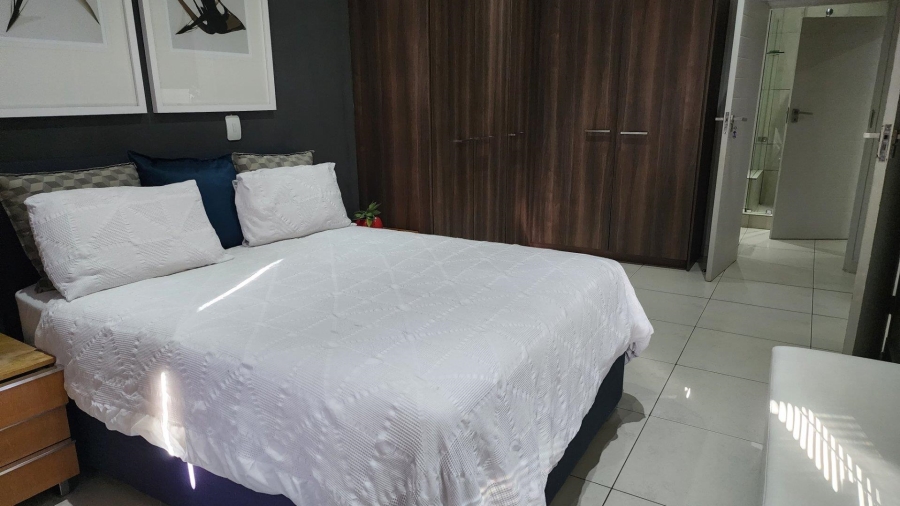 To Let 2 Bedroom Property for Rent in Sandown Gauteng