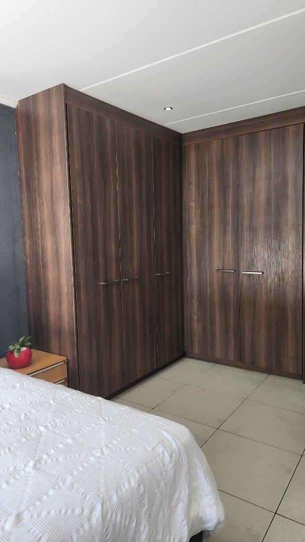 To Let 2 Bedroom Property for Rent in Sandown Gauteng