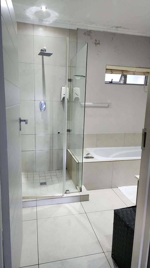 To Let 2 Bedroom Property for Rent in Sandown Gauteng