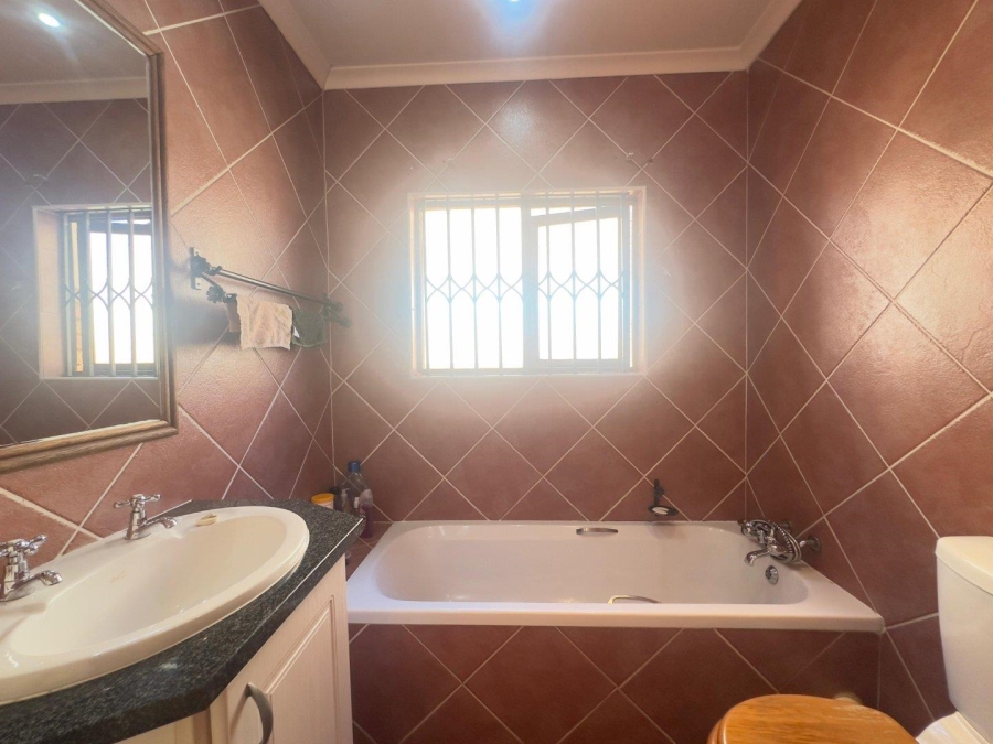 2 Bedroom Property for Sale in Mooikloof Ridge Gauteng