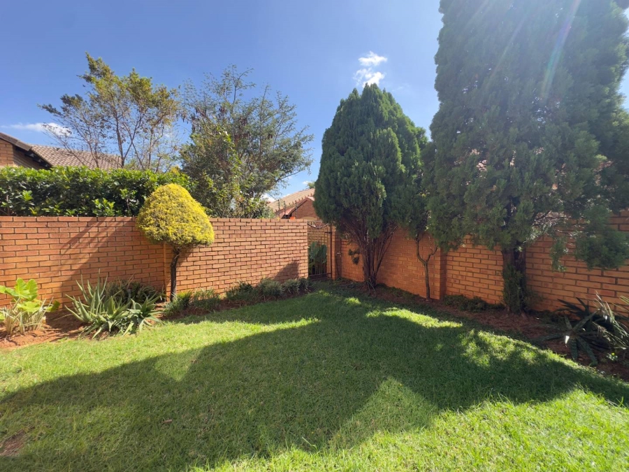 2 Bedroom Property for Sale in Mooikloof Ridge Gauteng