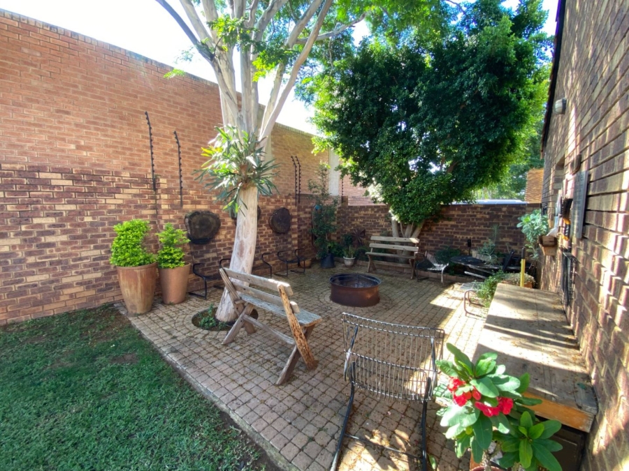 2 Bedroom Property for Sale in Equestria Gauteng