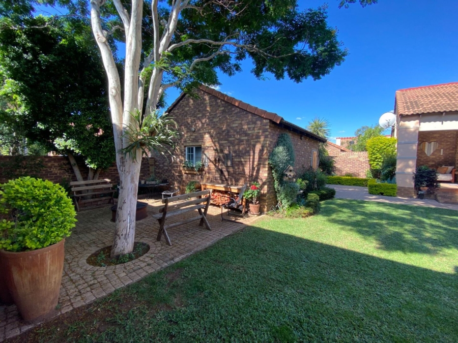 2 Bedroom Property for Sale in Equestria Gauteng