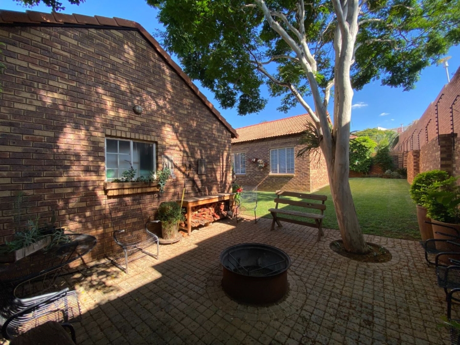 2 Bedroom Property for Sale in Equestria Gauteng