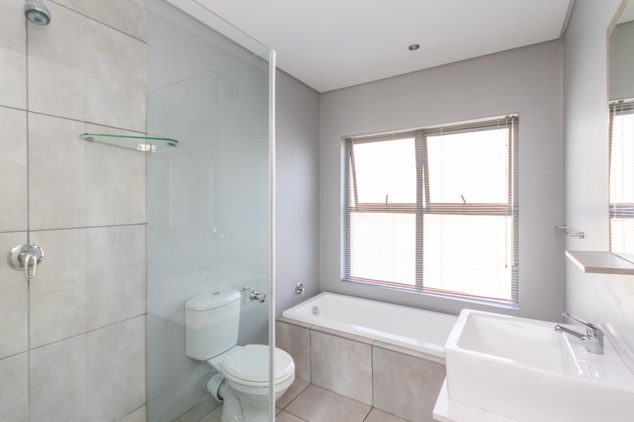 2 Bedroom Property for Sale in Broadacres Gauteng