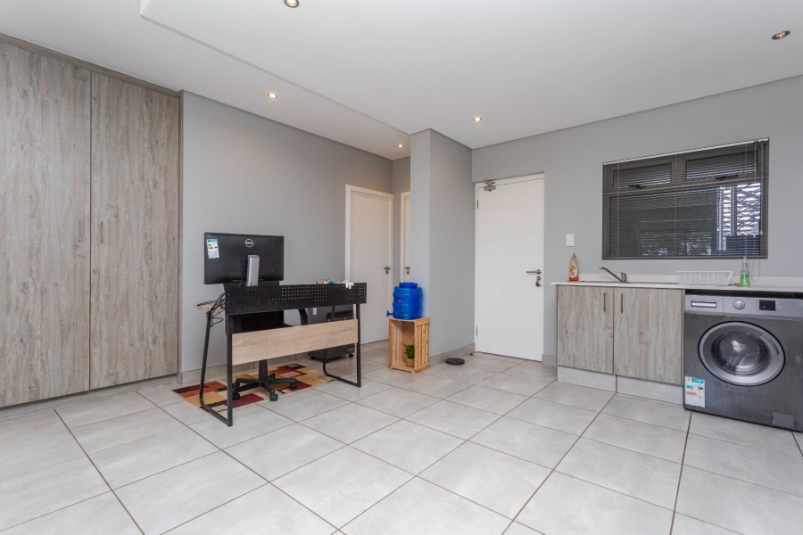 2 Bedroom Property for Sale in Broadacres Gauteng