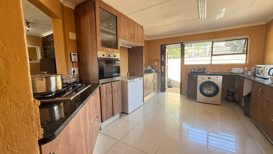 3 Bedroom Property for Sale in Little Falls Gauteng