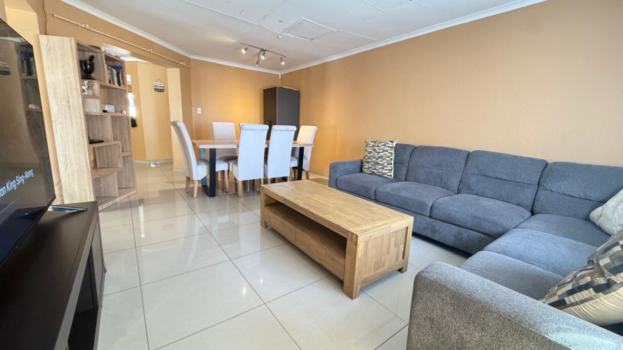 3 Bedroom Property for Sale in Little Falls Gauteng