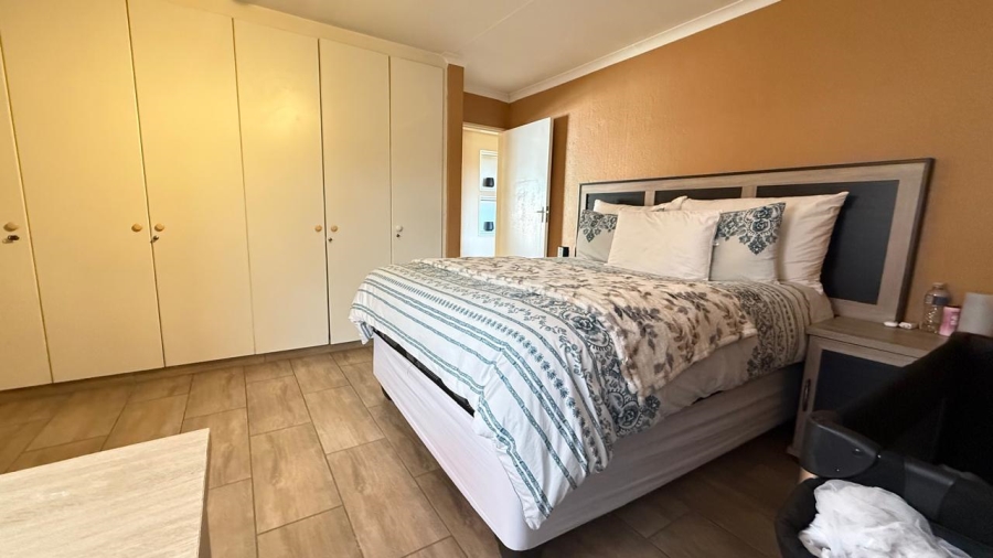 3 Bedroom Property for Sale in Little Falls Gauteng