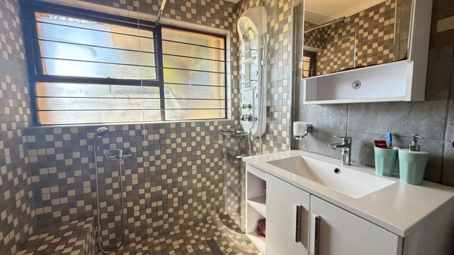 3 Bedroom Property for Sale in Little Falls Gauteng