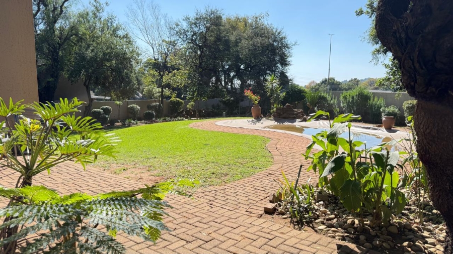 3 Bedroom Property for Sale in Little Falls Gauteng