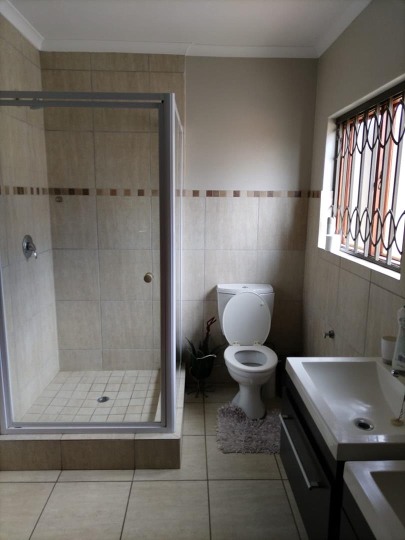 To Let 4 Bedroom Property for Rent in Noordwyk Gauteng