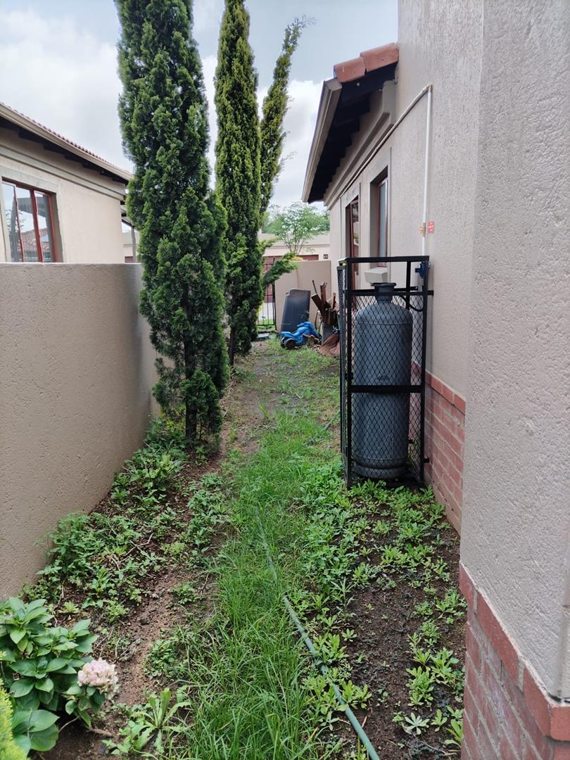 To Let 4 Bedroom Property for Rent in Noordwyk Gauteng