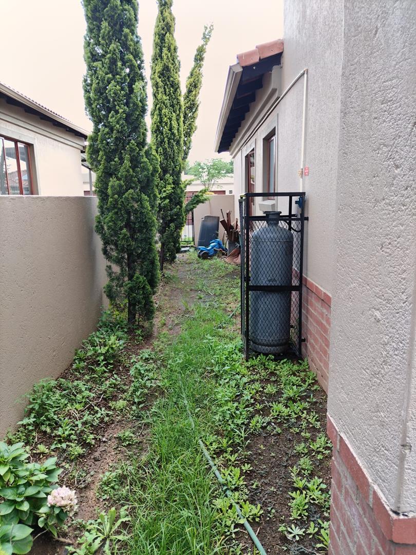 To Let 4 Bedroom Property for Rent in Noordwyk Gauteng