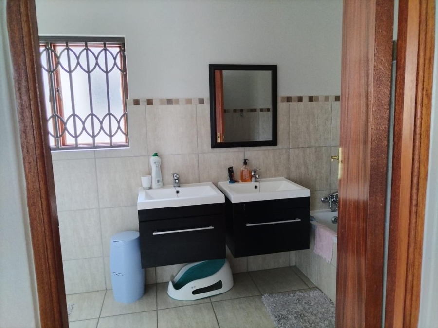 To Let 4 Bedroom Property for Rent in Noordwyk Gauteng