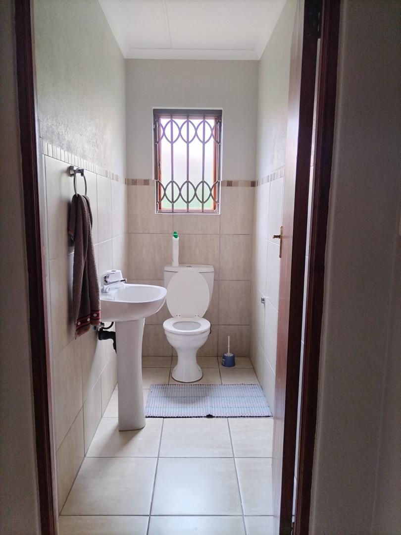 To Let 4 Bedroom Property for Rent in Noordwyk Gauteng