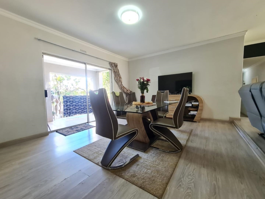 To Let 5 Bedroom Property for Rent in Glenvista Gauteng