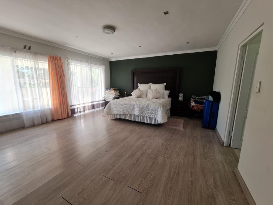 To Let 5 Bedroom Property for Rent in Glenvista Gauteng