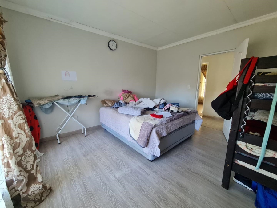 To Let 5 Bedroom Property for Rent in Glenvista Gauteng