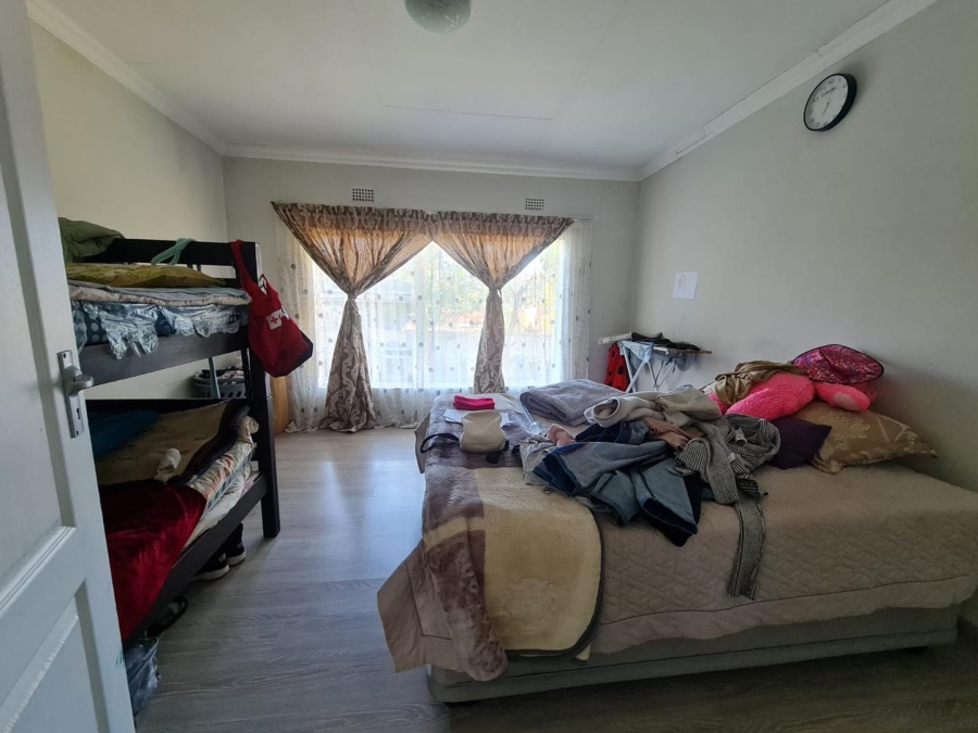 To Let 5 Bedroom Property for Rent in Glenvista Gauteng