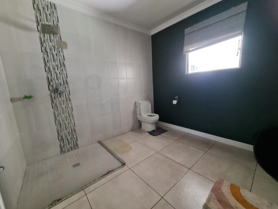 To Let 5 Bedroom Property for Rent in Glenvista Gauteng