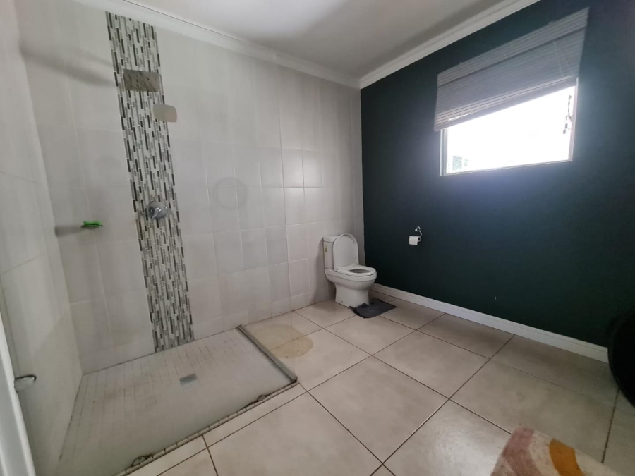 To Let 5 Bedroom Property for Rent in Glenvista Gauteng