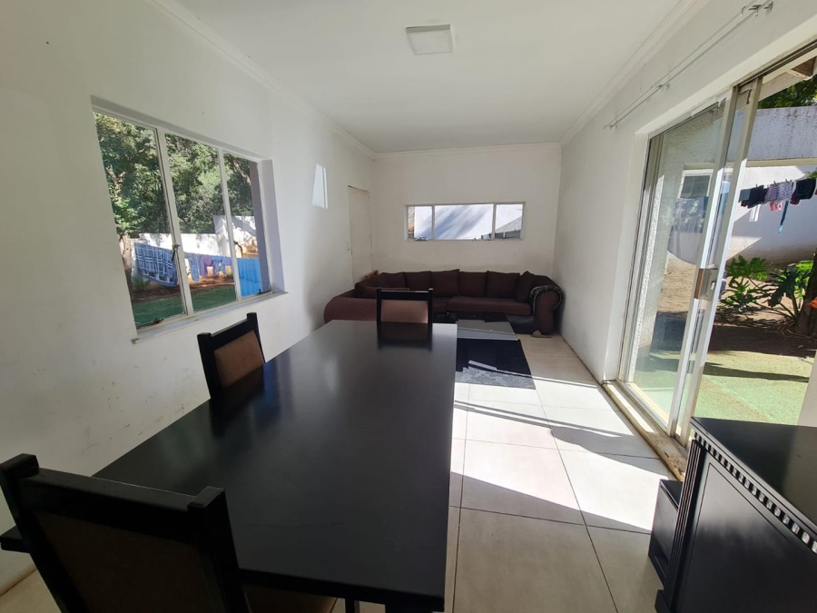 To Let 5 Bedroom Property for Rent in Glenvista Gauteng
