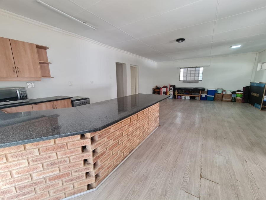 To Let 5 Bedroom Property for Rent in Glenvista Gauteng