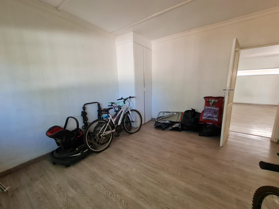 To Let 5 Bedroom Property for Rent in Glenvista Gauteng