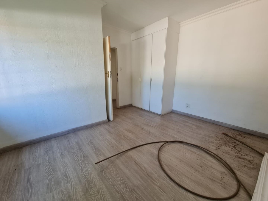 To Let 5 Bedroom Property for Rent in Glenvista Gauteng