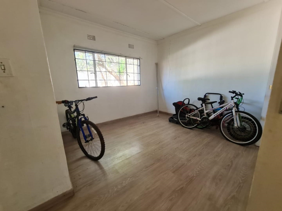 To Let 2 Bedroom Property for Rent in Glenvista Gauteng