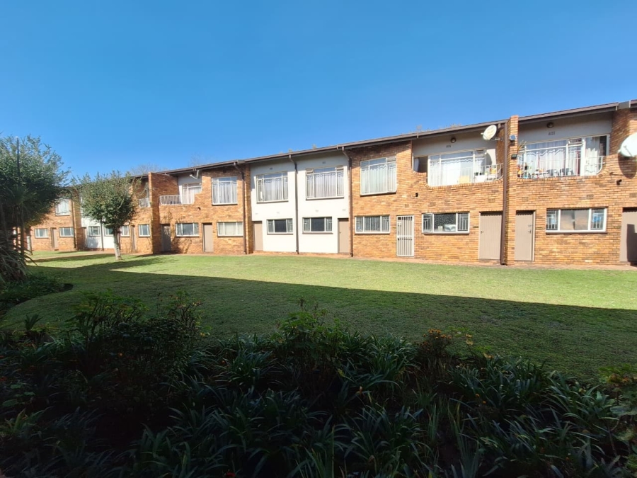 To Let 2 Bedroom Property for Rent in Beyerspark Gauteng