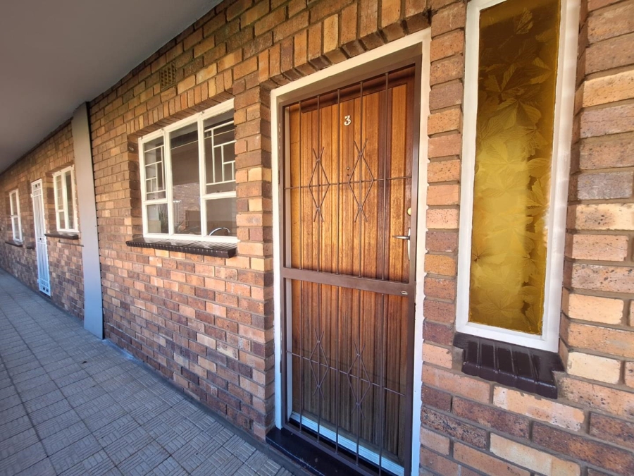 To Let 2 Bedroom Property for Rent in Beyerspark Gauteng