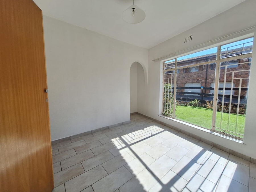To Let 2 Bedroom Property for Rent in Beyerspark Gauteng