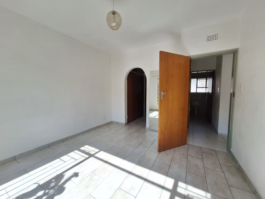 To Let 2 Bedroom Property for Rent in Beyerspark Gauteng